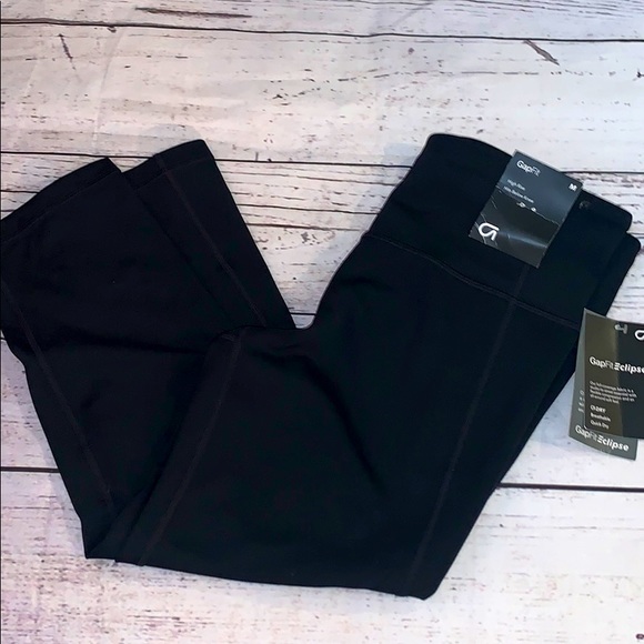 GapFit High rise capris - Picture 2 of 5